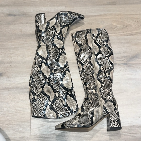 Marc Fisher Snakeskin Tall Knee High Boots Zippers Heels Animal print - Picture 13 of 13